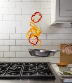 Saveur Selects Voyage Series - Triply RVS Koekenpannenset Inductie - 20cm - 25cm - Anti Aanbak - Levenslange Garantie - Luxe Pannenset 16 Saveur Selects Voyage Series - Triply RVS Koekenpannenset Inductie - 20cm - 25cm - Anti Aanbak - Levenslange Garantie - Luxe Pannenset -Le Creuset Winkel 1039x1200 1