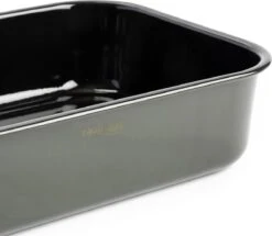 Dagelijkse Kost Door Jeroen Meus - Braadslede 39,5x28,6cm - Olijfgroen - Emaille - PFAS-vrij 12 Dagelijkse Kost Door Jeroen Meus - Braadslede 39,5x28,6cm - Olijfgroen - Emaille - PFAS-vrij -Le Creuset Winkel 1200x1043 5