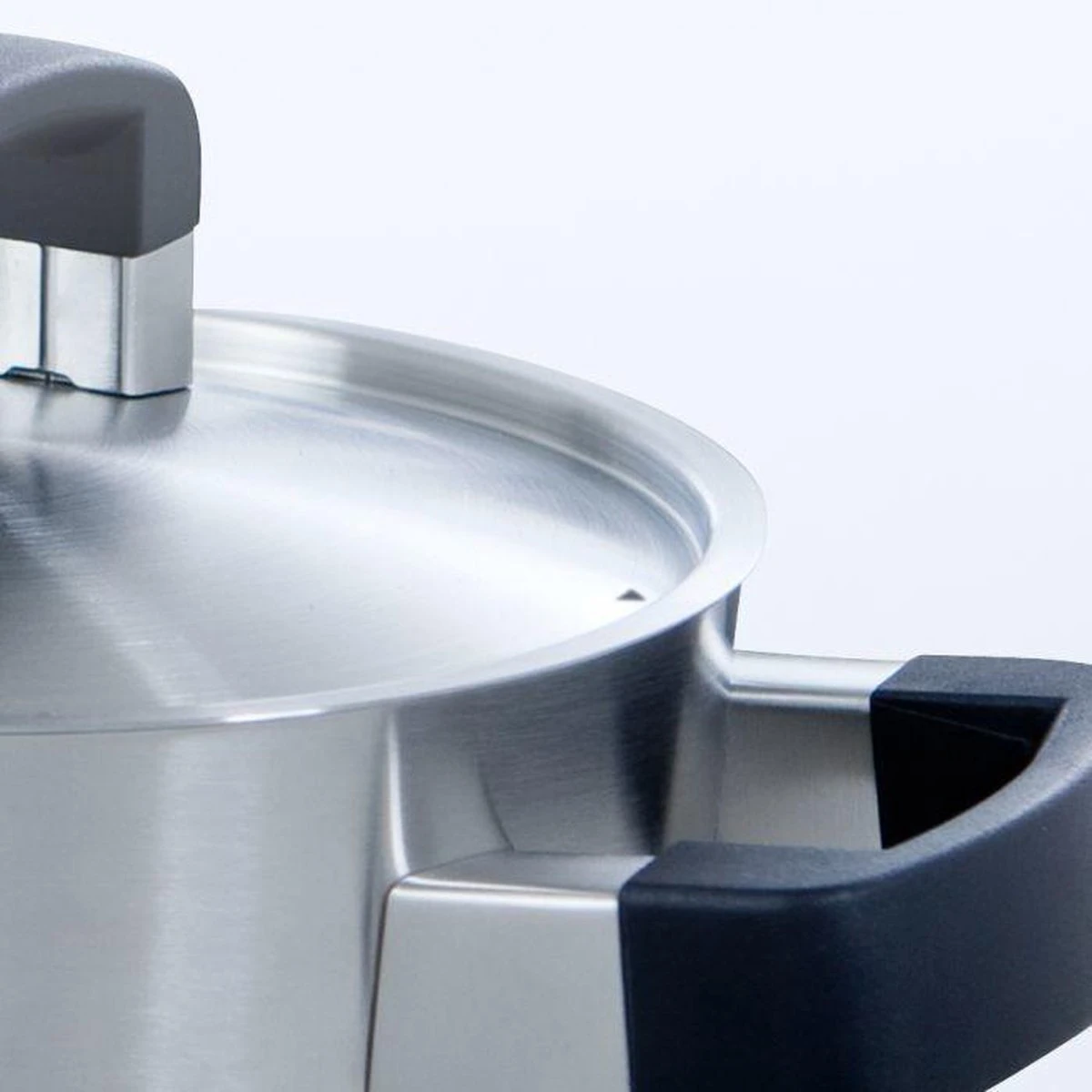 BK Conical Cool Pannenset - 5-delig - RVS - Geschikt Voor Alle Warmtebronnen 8 BK Conical Cool Pannenset - 5-delig - RVS - Geschikt Voor Alle Warmtebronnen - Afbeelding 6