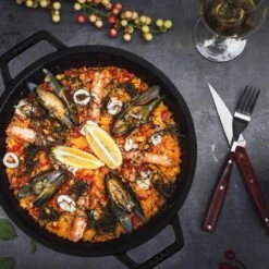 MOA Gietijzeren Braadpan - Inhoud 5,7 Liter - 26CM - Rond - Alle Warmtebronnen - Ook Voor Inductie - Gewicht 5,8 Kg - Zwart - C26B -Le Creuset Winkel 1200x1200 1337