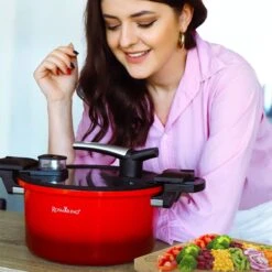 Rosmarino - Snelkookpan Met Glazen Deksel - Zwart - Ø24cm - 5 Liter - 100% PFAS & PFOA Vrij - Aluminium - Pressure Cooker - Non-stick Minerale Coating - Ergonomische Handgrepen - Geschikt Voor Alle Warmtebronnen -Le Creuset Winkel 1200x1200 1527