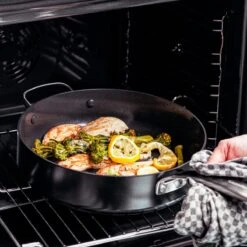 GreenPan Copenhagen Stoofpan Met Deksel En Extra Handvat 28cm/4.3L -Le Creuset Winkel 1200x1200 1548