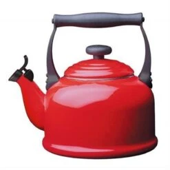 Le Creuset Tradition Fluitketel - 2.1 L - Kersenrood -Le Creuset Winkel 1200x1200 1653