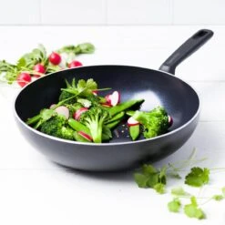 GreenPan Memphis Keramische Wokpan - Ø 28 Cm - PFAS-vrij 30 GreenPan Memphis Keramische Wokpan - Ø 28 Cm - PFAS-vrij -Le Creuset Winkel 1200x1200 269