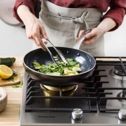 GreenPan Wokpan - Royal Black - ø 28 Cm - Keramische Anti-aanbaklaag -Le Creuset Winkel 1200x1200 312