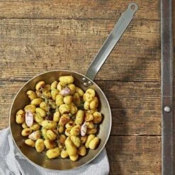 DeBuyer Carbone Plus Koekenpannenset Inductie - Zonder Anti Aanbaklaag - Gratis Spatel - Alle Warmtebronnen -Le Creuset Winkel 1200x1200 778