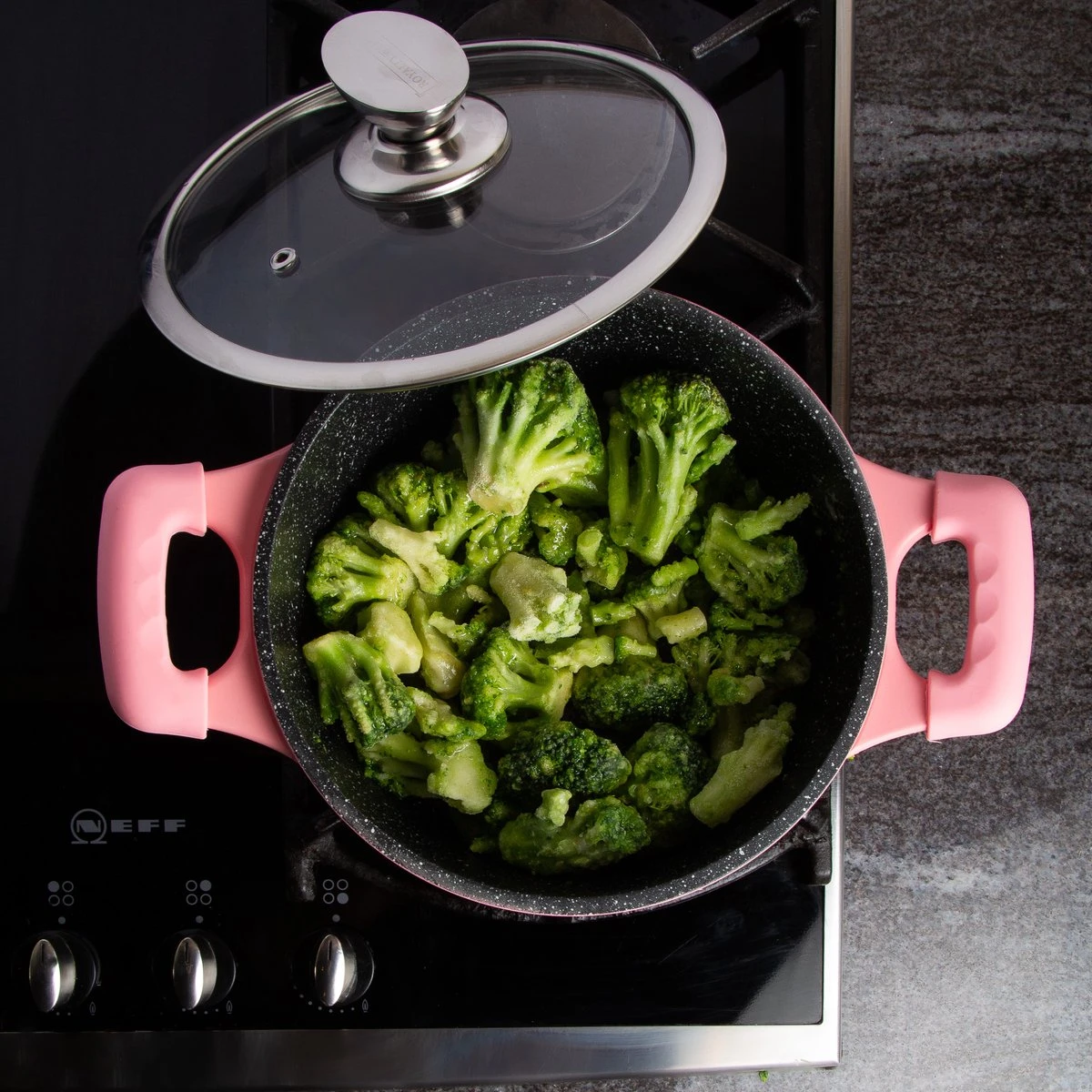 Royalty Line Inductie Pannenset - Luxe 14-delige Pannenset Marmeren Coating - Pannen Met Afneembare Handvaten - Oven-Ready - PFAS-Vrij - Voor Alle Warmtebronnen - Afneembare Koudgrepen - Antiaanbaklaag - Koekenpan Met Glazen Deksels - Roze 11 Royalty Line Inductie Pannenset - Luxe 14-delige Pannenset Marmeren Coating - Pannen Met Afneembare Handvaten - Oven-Ready - PFAS-Vrij - Voor Alle Warmtebronnen - Afneembare Koudgrepen - Antiaanbaklaag - Koekenpan Met Glazen Deksels - Roze - Afbeelding 9