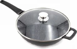 Cheffinger Wokpan Met Deksel - 32cm - Zwart - Pan - Keukenaccessoires -Le Creuset Winkel 1200x767 2