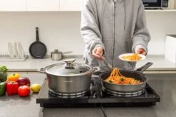 Swiss Pro+ | Set 14 Delige Pannenset | Inductie - Pannensets - Glazen Deksel - Met Afneembare Handgreep - Marmeren Interieur -PFAS-vrij | Grey / Silver -Le Creuset Winkel 1200x799 110