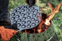 Petromax - Gietijzeren Poffertjes Pan -Le Creuset Winkel 1200x799 82