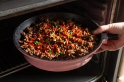 Royalty Line Inductie Pannenset - Luxe 14-delige Pannenset Marmeren Coating - Pannen Met Afneembare Handvaten - Oven-Ready - PFAS-Vrij - Voor Alle Warmtebronnen - Afneembare Koudgrepen - Antiaanbaklaag - Koekenpan Met Glazen Deksels - Roze 17 Royalty Line Inductie Pannenset - Luxe 14-delige Pannenset Marmeren Coating - Pannen Met Afneembare Handvaten - Oven-Ready - PFAS-Vrij - Voor Alle Warmtebronnen - Afneembare Koudgrepen - Antiaanbaklaag - Koekenpan Met Glazen Deksels - Roze -Le Creuset Winkel 1200x800 181