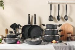 Royal Swiss® - 33-delige Pannenset Inductie - Pannensets - Afneembare Handgreep - Glazen Deksel - Geschikt Voor Oven - PFAS-vrij -Le Creuset Winkel 1200x800 43