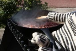 The Windmill Koekenpan Skillet Extra - 31,5 Cm - Gietijzer Zwart -Le Creuset Winkel 1200x800 81