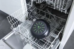 BK Easy Basic Ceramic Hapjespan Ø 28 Cm - Met Glazen Deksel - PFAS-vrij -Le Creuset Winkel 1200x804 5