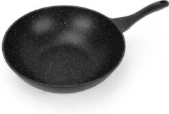 Swiss Pro+ - Marmeren Wokpan - Ø 30 Cm - Geschikt Voor Alle Warmtebronnen -Le Creuset Winkel 1200x813 3