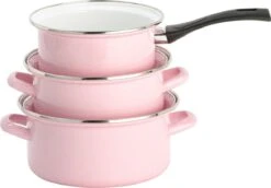 Lite-Body Pannenset - 3-delig - 2 Kookpannen & 1 Steelpan - Emaille - Serafijn Roze -Le Creuset Winkel 1200x836