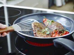 GreenPan Cambridge Hapjespan Met Deksel 24cm - Zwart - Inductie - PFAS-vrij -Le Creuset Winkel 1200x899 34