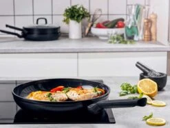 BK Easy Induction Ceramic Koekenpan Ø26 Cm - Inductie - PFAS-vrij -Le Creuset Winkel 1200x907 11