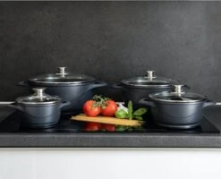 Smile 10 Delige Pannenset - Antiaanbaklaag - Vaatwasser Bestendig - Zwart -Le Creuset Winkel 1200x973 3