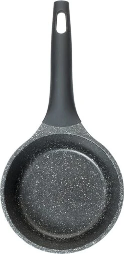 Sola Steelpan Fair Cooking - Ø 18 Cm - Zwart/wit - Aluminium - Antiaanbaklaag 12 Sola Steelpan Fair Cooking - Ø 18 Cm - Zwart/wit - Aluminium - Antiaanbaklaag -Le Creuset Winkel 586x1200