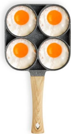 Magnani - Eierpan - 4 Bakplaten Van ⌀ 8 Cm - Voor Gas- En Elektrische Kookplaten - Aluminium - Houten Handvat - 38 X 18.7 X 2 Cm -Le Creuset Winkel 643x1200