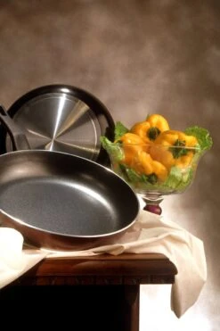 Löwenthal Hoogwaardige Koekenpan Set - 3 Stuks - PFOA Vrije Anti-aanbaklaag - Zwart 13 Löwenthal Hoogwaardige Koekenpan Set - 3 Stuks - PFOA Vrije Anti-aanbaklaag - Zwart -Le Creuset Winkel 799x1200 11