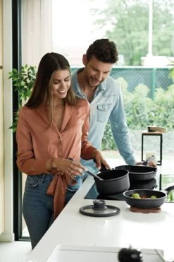 BergHOFF Steelpan Met Deksel Stone 18 Cm - Leo -Le Creuset Winkel 800x1200 37